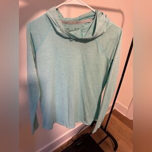 WOMENS FITTED UNDER ARMOUR RUN HOODED SHIRT SIZE MEDIUM